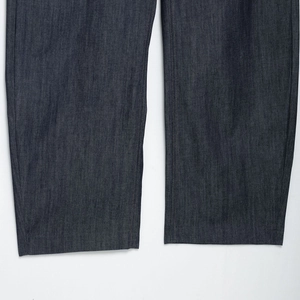 Jeans a botte vintage a vita alta da donna in denim blu scuro con cuciture impeccabili