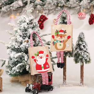 Sacs cadeaux de Noël en toile de jute avec motifs père Noël et renne brodés