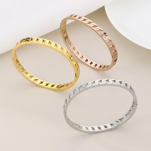 Three-color hollow chain design bangles in gold, rose gold and silver polished finish