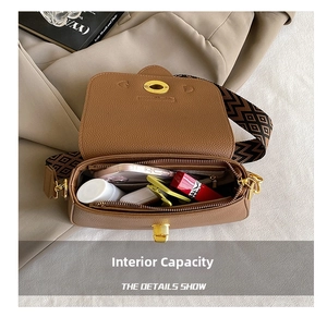 Capacité interne du sac bandoulière en cuir vintage avec téléphone et rouge à lèvres