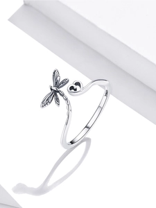 Macro shot of S925 sterling silver stamp on the inner band of dragonfly heart ring