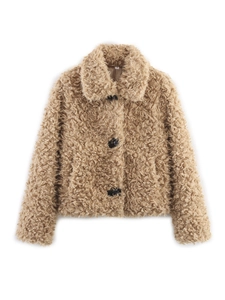 Veste en fausse fourrure beige kaki pour femme avec revers et boutons noirs, vue à plat