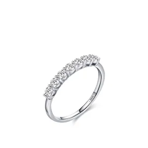 Anello minimalista in argento sterling S925 con sette pietre di zircone rotonde e brillanti