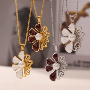 Collana Pendente Fiore Vintage Acciaio Al Titanio Smalto Floreale Con Finta Perla Artificial Elegante Catena A Corda Donna Gioielli
