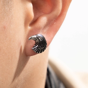 Polished stainless steel eagle head stud earring with sparkling diamond eyes for men