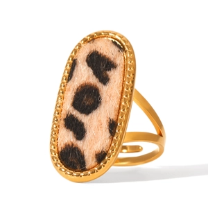 Golden stainless steel leopard print ring with beaded edge and polished metal band