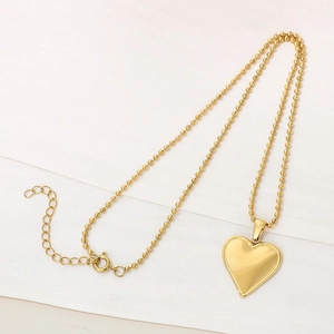 Elegant 3D heart necklace in gold stainless steel with dainty bead chain detail