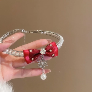 Elegante rode strik parel choker met strass sneeuwvlok charme en een parel hanger