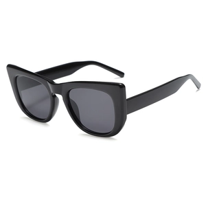 Retro black cat eye sunglasses for men and women with dark grey lenses in a 45-degree view