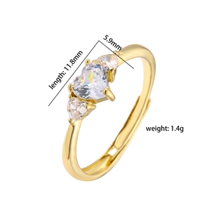 Detail of heart-shaped zircon ring with measurements 11.8mm length and 1.4g weight