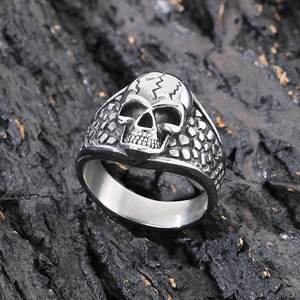 Vintage gothic skull ring for men in stainless steel featuring realistic bone texture