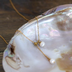 French style adjustable Y-shaped gold necklace with natural freshwater pearl tassels