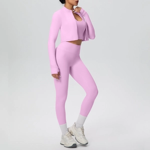 Completo sportivo rosa 3 pezzi con giacca zip, reggiseno sportivo e leggings yoga vita alta
