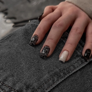 Black Leopard Print Press On Nails Dark Sweet Cool Medium Length Square Glossy Resin False Nails For Women
