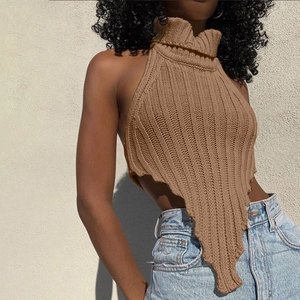 Top in maglia marrone a collo alto con schiena scoperta sexy e orlo asimmetrico