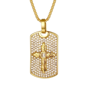 Collier avec pendentif croix hip-hop plaqué or et pavé de zircons brillants