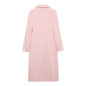 Vue arrière du manteau en laine rose avec détails aux poignets et coupe ajustée