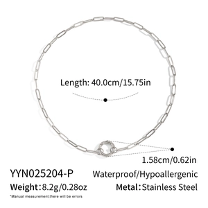 Detail showing 40cm stainless steel link chain dimensions and hypoallergenic properties