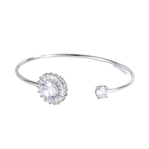 Eleganter Gänseblümchen Silber-Armreif mit Sonnenblumen-Zirkonia für Damen
