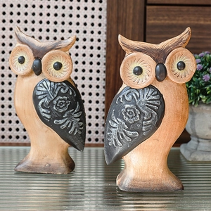 Statuine minimaliste a forma di gufo in stile legno con ali intagliate per decoro