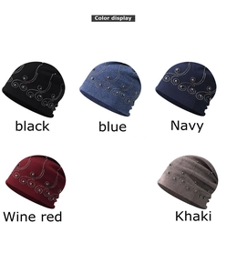 Aperçu des couleurs de bonnets en tricot avec motifs cachemire en strass étincelants