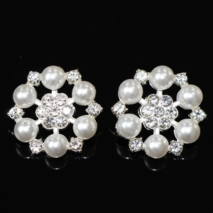 Elegant flower-shaped alloy button with pearls and rhinestones on black mirror base