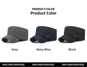 Confronto dettagliato di berretti invernali in grigio, blu navy e nero con logo in metallo