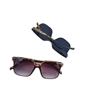 Classic square frame black and tortoiseshell oversized sunglasses for men and women