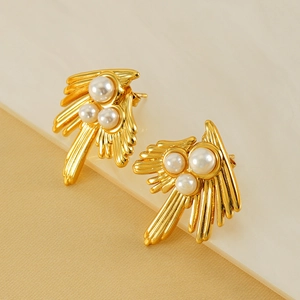 Vintage Swallow Artificial Pearl Wing Stud Earrings Stainless Steel 18K Gold Plated Elegant Radiating Texture Jewelry For Women