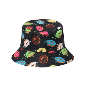 Schwarzer Anglerhut mit bunten Donut-Prints für Sonnenschutz und sommerliche Freizeit