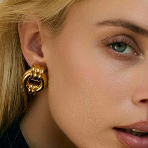 Orecchini a cerchio a nodo in acciaio inossidabile placcato oro 18k da donna