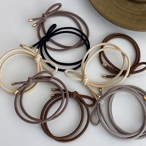 Élastiques à cheveux tons terre avec embouts métalliques dorés, lot minimaliste