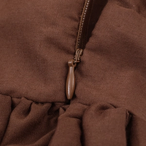 Robe longue élégante à broderie ethnique avec col en V profond et zip invisible