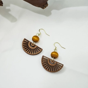 Boucles d'oreilles chinoises traditionnelles en bois brun en forme d'éventail