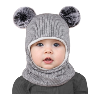 Cappello invernale in maglia grigia per bambini con pompon morbidi e fodera calda