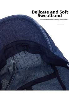 Détail du bandeau en coton doux et des coutures intérieures sur le béret en denim