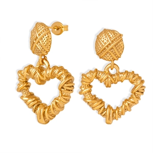 Elegant gold heart earrings with twisted texture and hollow minimalist design for women