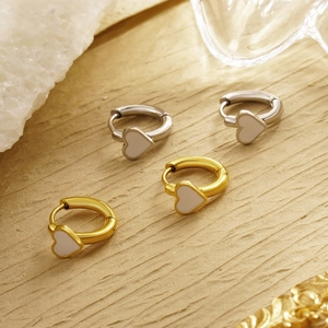 Boucles d'oreilles minimalistes en forme de cœur en acier émaillé doré et argenté