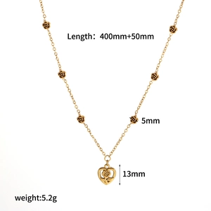 Detailed view of gold stainless steel necklace with dimensions: 400mm+50mm length, 5.2g weight