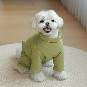 Warmer grüner gepolsterter Hunde-Einteiler für kleine Rassen wie Malteser im Winter