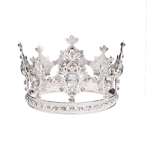 Couronne baroque argentée scintillante avec cristaux blancs pour décoration de gâteau