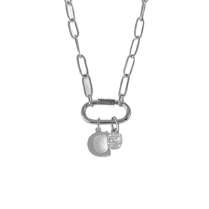 Elegante collana a catena in acciaio al titanio argento con lettera C e cristalli
