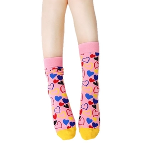 Chaussettes roses avec motifs de cœurs colorés et pointes jaunes pour femmes