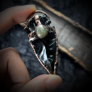 Handcrafted obsidian arrowhead pendant with labradorite inlay in bronze finish