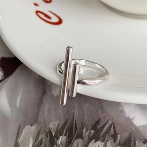 Minimalist S925 sterling silver open ring featuring a unique geometric T-shaped double pillar design