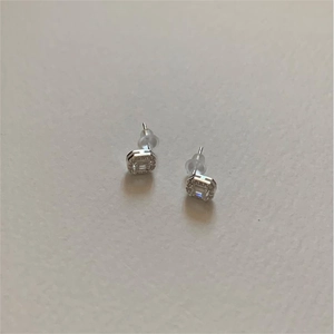 Minimalist square zircon stud earrings in silver finish with H-shaped side镂空 design