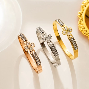 Clover Bangle Bracelet For Women Stainless Steel Shiny Zircon Mother Of Artificial Pearl Korean Fashion Simple Elegant Jewelry