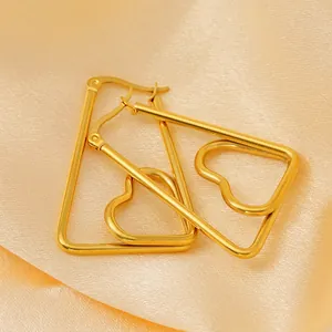 Boucles d'oreilles rectangulaires en acier inoxydable doré 18 carats avec cœur