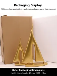 Sichere Verpackung für goldene Segelboot-Ornamente mit Schaumstoff und Kartonage