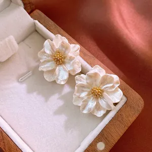 Elegant Flower Earrings For Women With Resin Petals And Silver Earring Post French Vintage Romantic Sweet Floral Jewelry